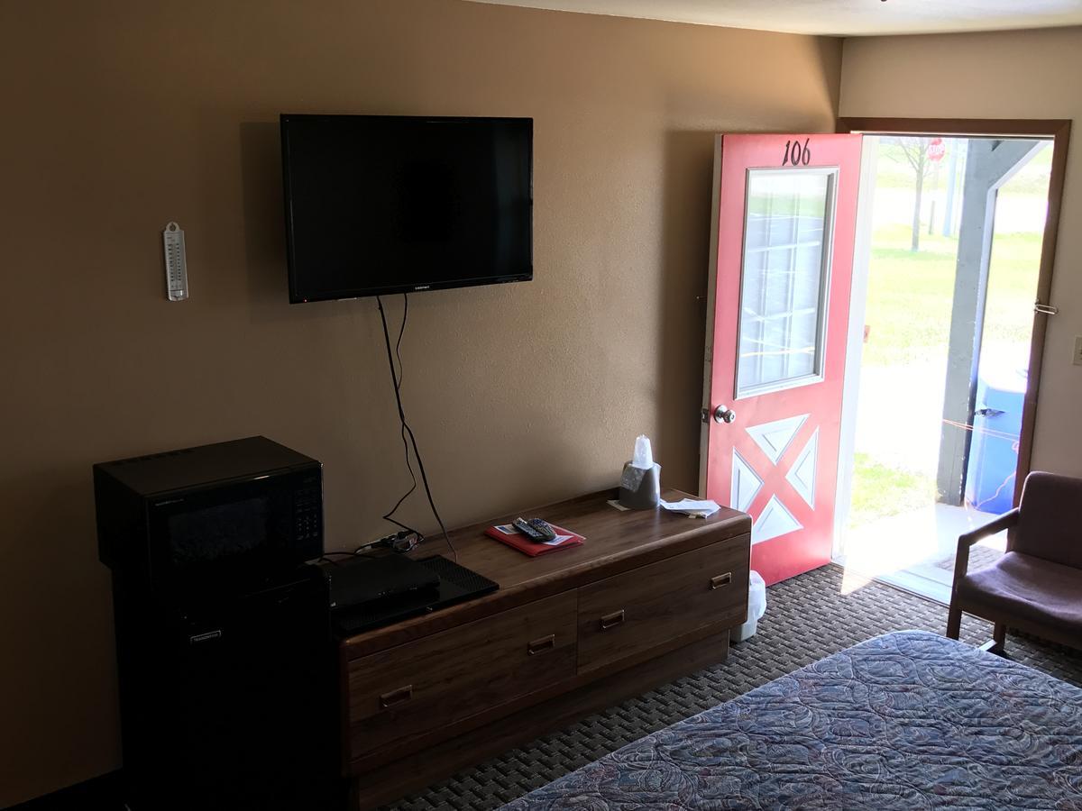 Exxon Quik Stop & Motel Wausaukee Екстериор снимка