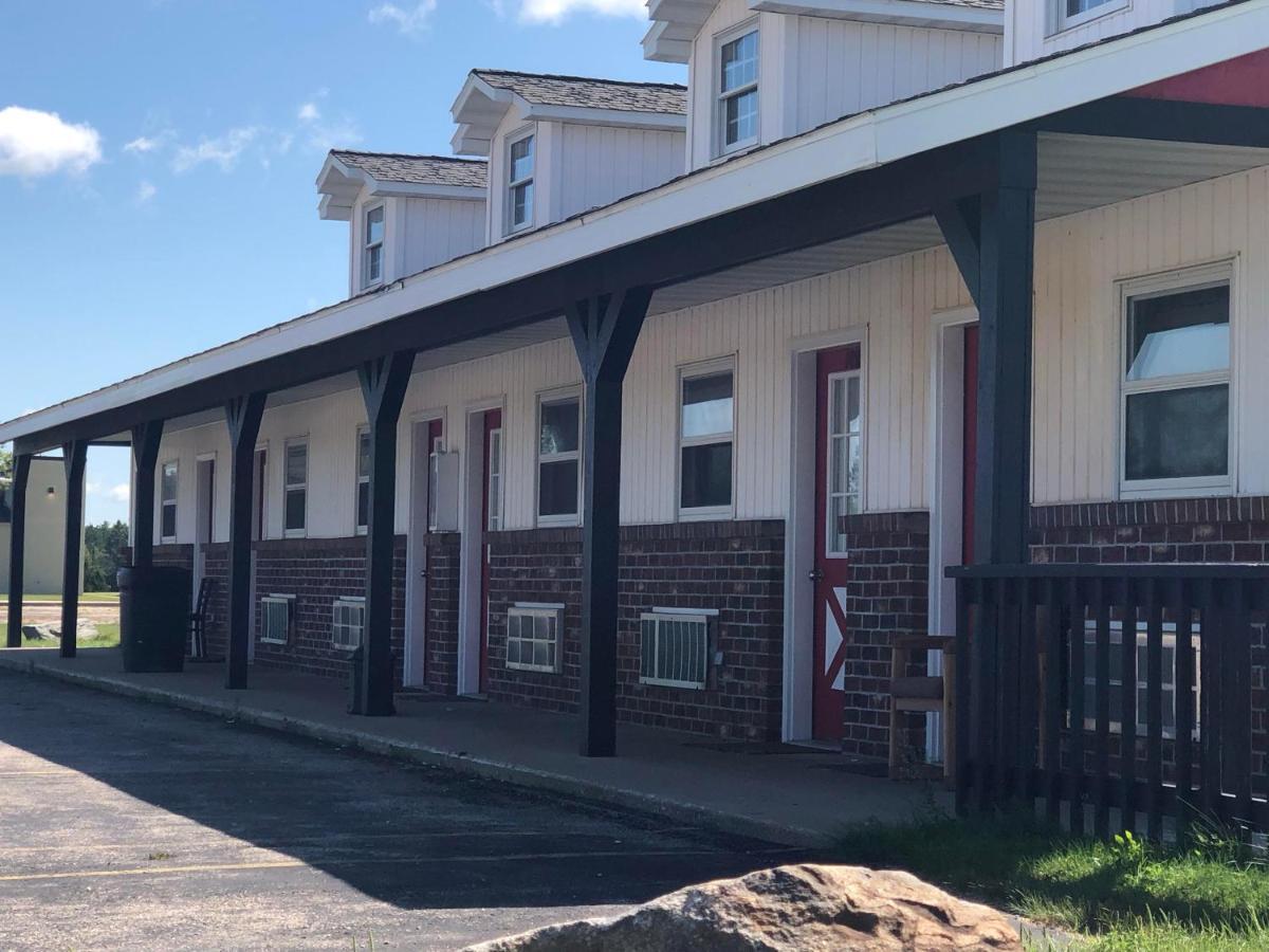 Exxon Quik Stop & Motel Wausaukee Екстериор снимка